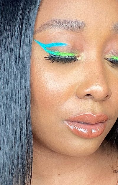 Obsessed With This Floating Liner Look For Summer 2020